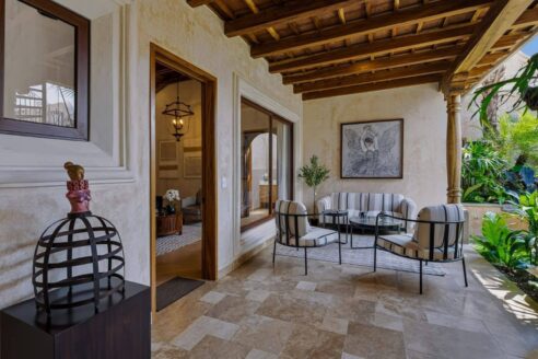 Paseo Antigua – Venta de Casa en Sector 2, Elegancia Colonial y Confort Moderno en Zona Exclusiva