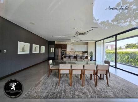 Echo Torre I (Nivel Medio) – Apartamento con Terraza en Venta o Renta en Zona 14