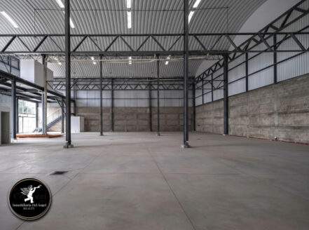 Ofibodega Industrial en Venta en Zona 4 de Villa Nueva, Cerca de la VAS
