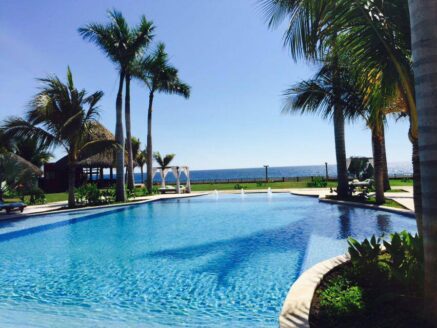 Casa en venta con vista panorámicas al mar, Monterrico