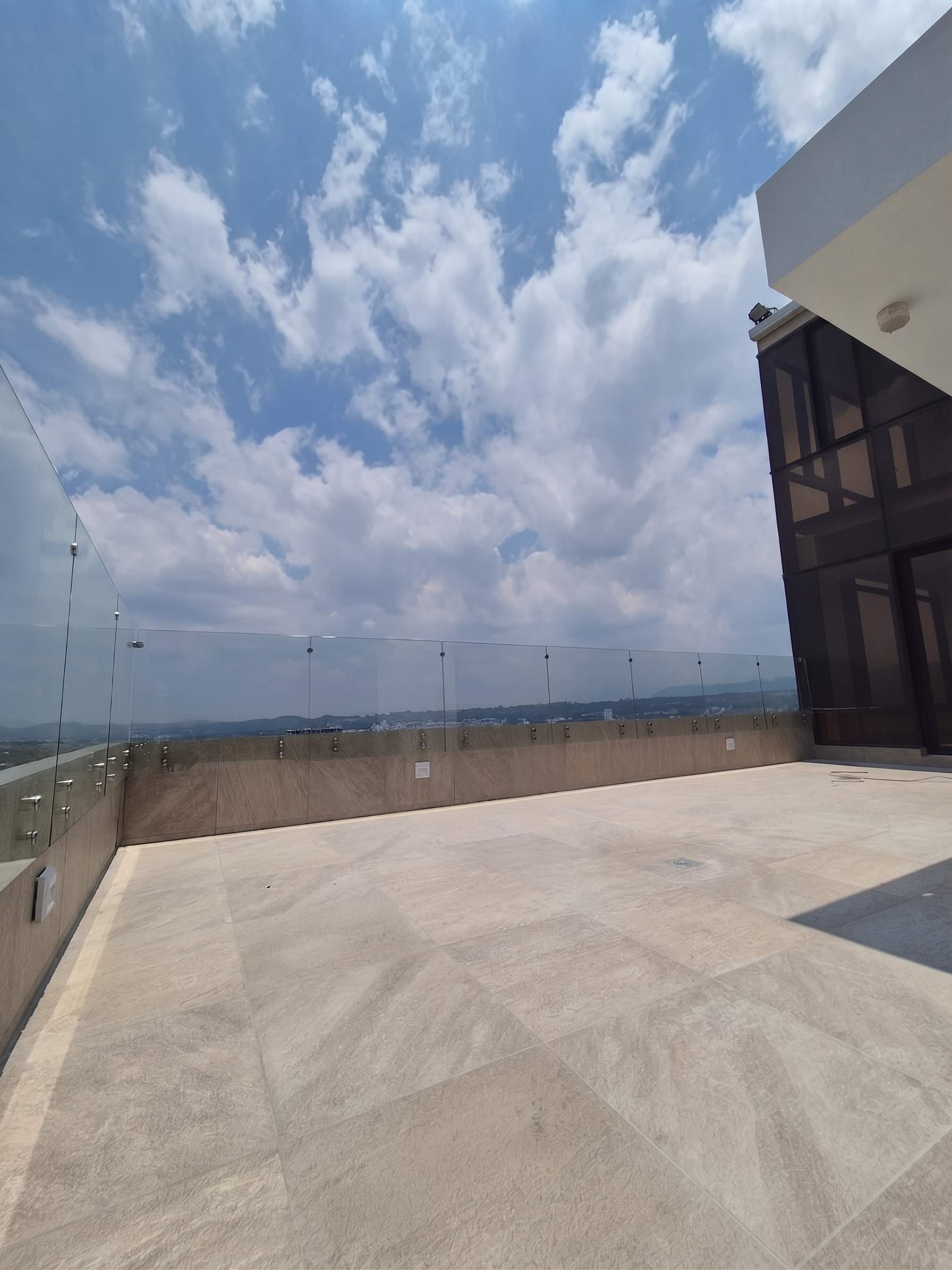 Condominio Milenia – Penthouse de Lujo en Venta Oakland, Zona 10 - Miniatura 6