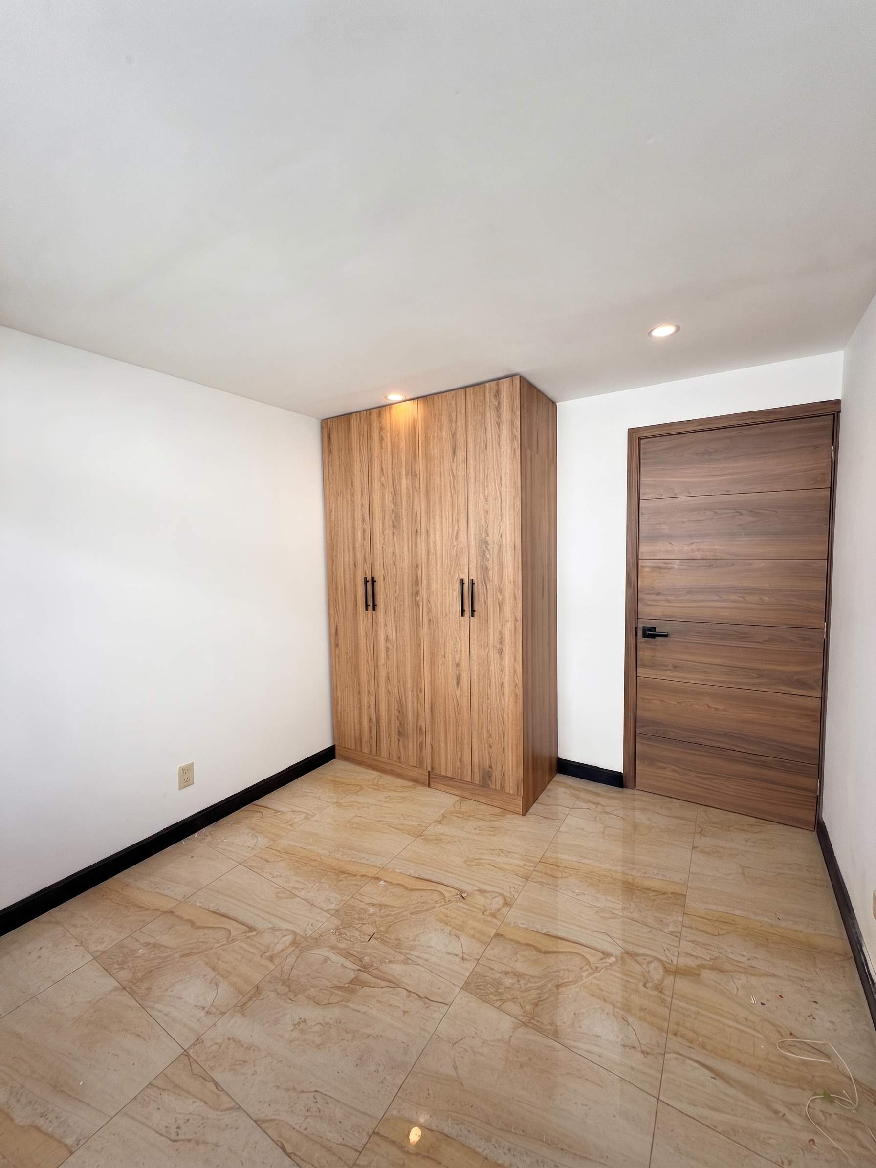 Colonia Mirador 2 – Casa Remodelada en Venta, Zona 11 - Miniatura 12
