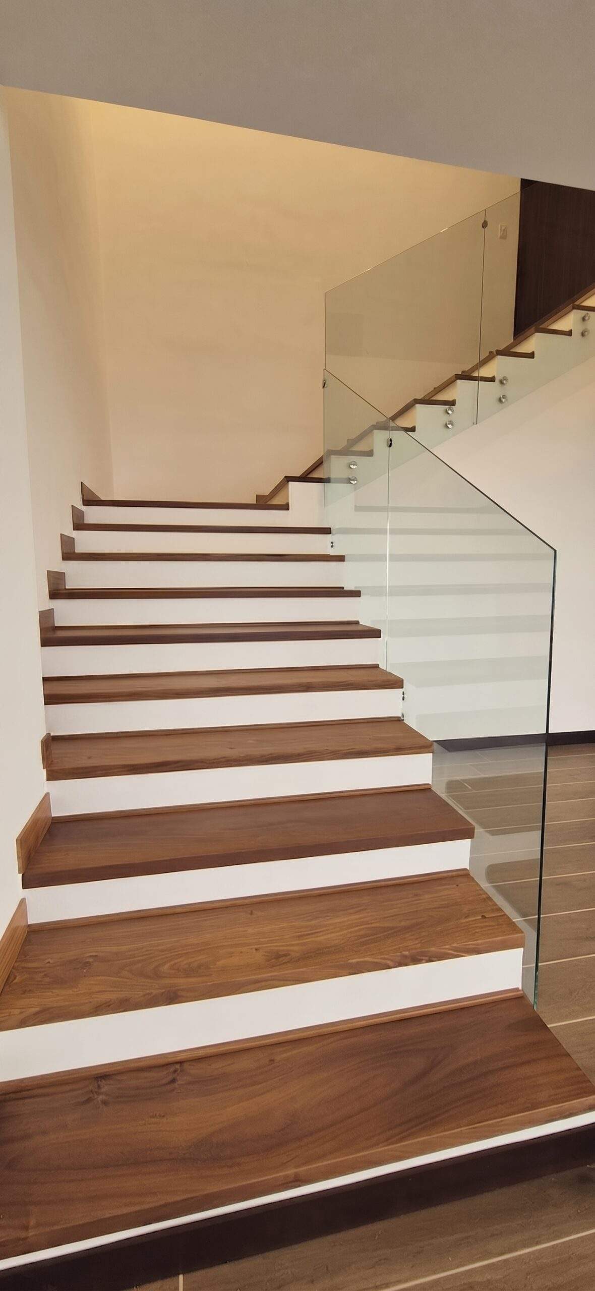 Condominio Milenia – Penthouse de Lujo en Venta Oakland, Zona 10 - Miniatura 11
