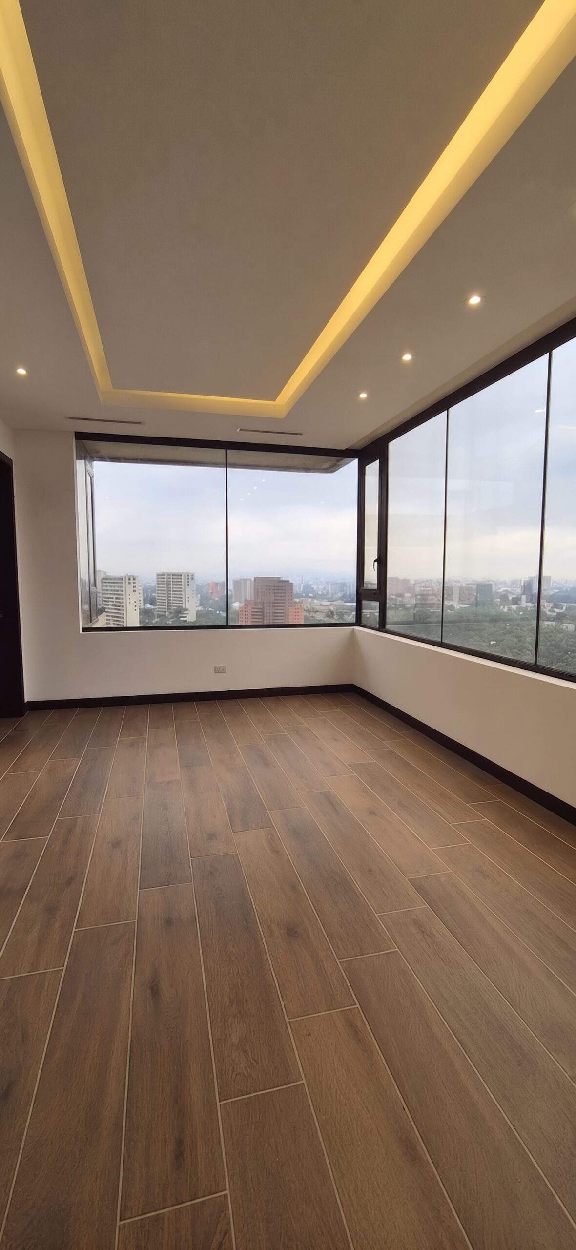 Condominio Milenia – Penthouse de Lujo en Venta Oakland, Zona 10 - Miniatura 18