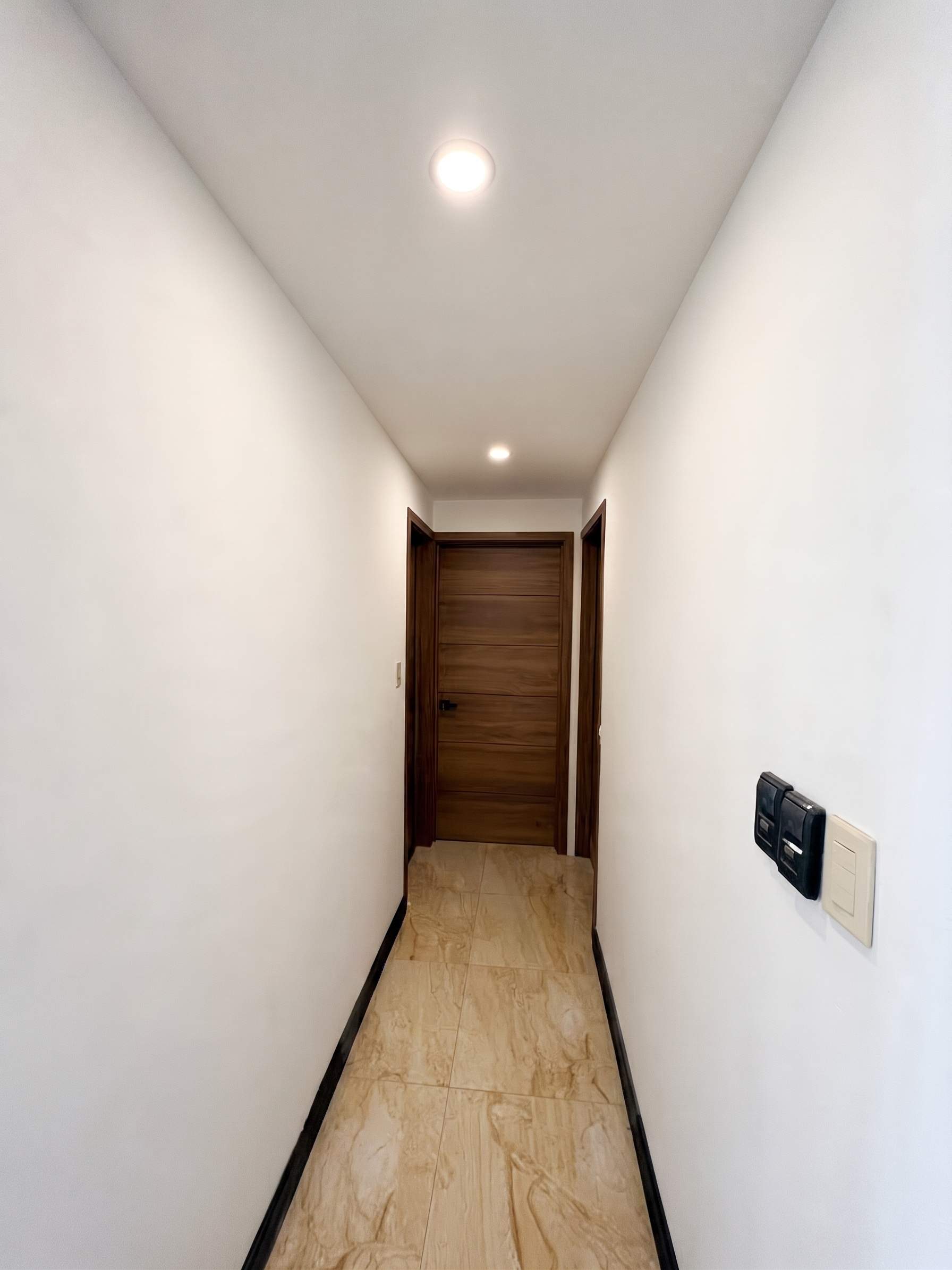 Colonia Mirador 2 – Casa Remodelada en Venta, Zona 11 - Miniatura 8