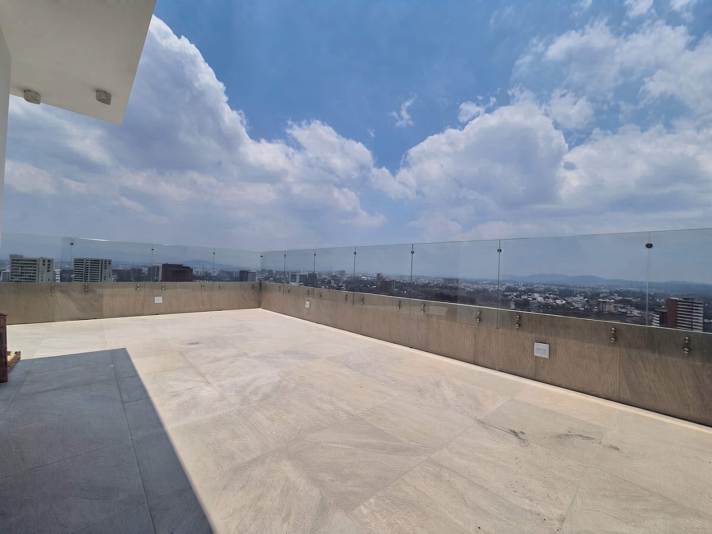 Condominio Milenia – Penthouse de Lujo en Venta Oakland, Zona 10 - Image 4