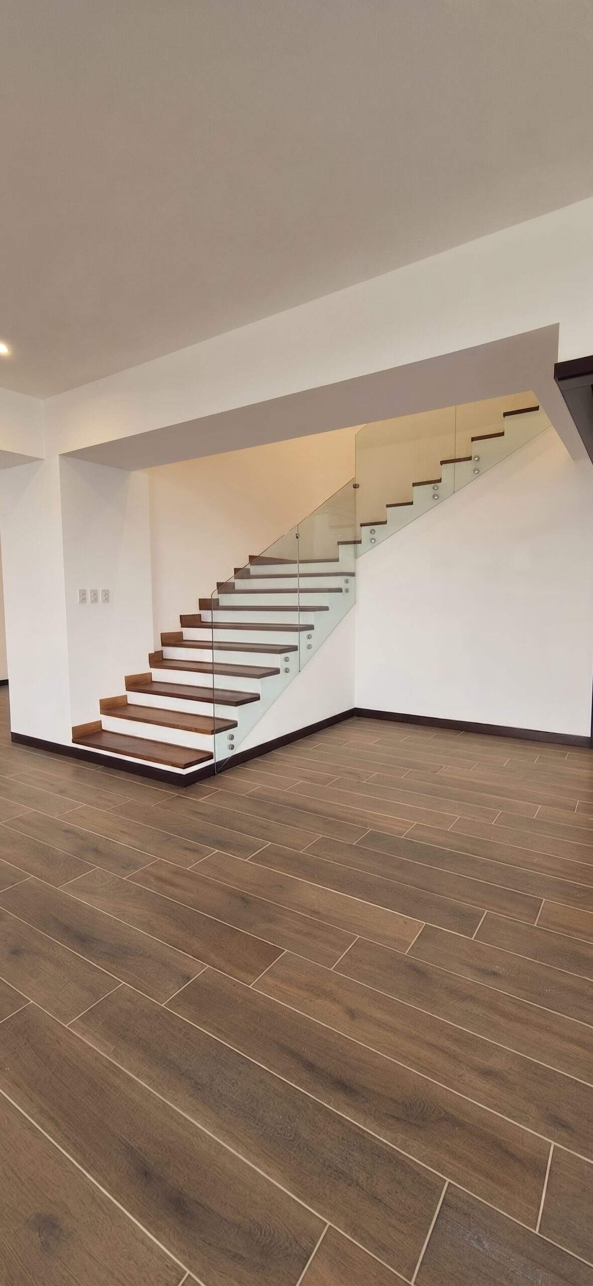 Condominio Milenia – Penthouse de Lujo en Venta Oakland, Zona 10 - Miniatura 10