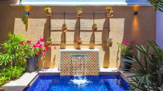 Los Franciscanos – Casa La Mina, Elegante Casa de 2 Niveles con Piscina, Firepit y Jardín Amplio