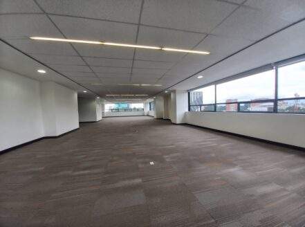 Oficina en Renta o Venta en Centro Empresarial, Zona 10