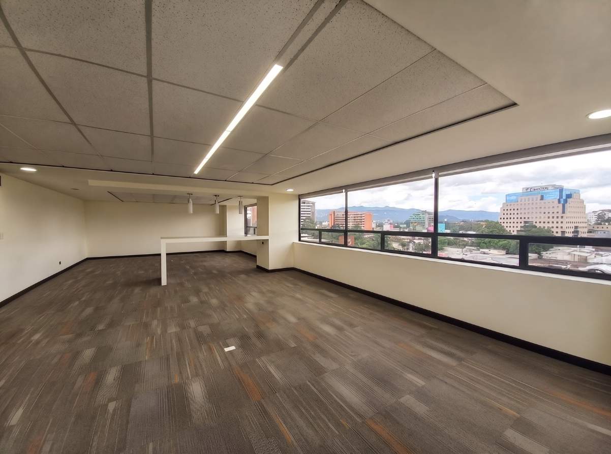 Oficina en Renta o Venta en Centro Empresarial, Zona 10
