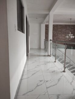 Casa en venta en Santa Lucía Milpas Altas, Residencial Vistas de Florencia, 4 dormitorios, 3 jardines y garage para 3 autos