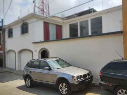 Casa en venta en Santa Lucía Milpas Altas, Residencial Vistas de Florencia, 4 dormitorios, 3 jardines y garage para 3 autos