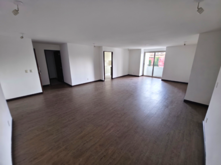 Apartamento en Renta en Attica II, Zona 14 de 193 m