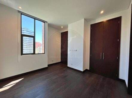Apartamento en Venta y Renta Echo Zona 14 Torre II con Gran Terraza