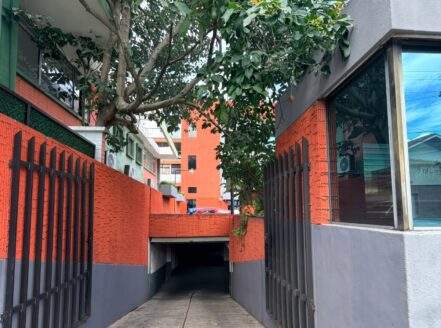 Edificio Corporativo en Venta – Ideal para Oficinas y Clínicas, Zona 9