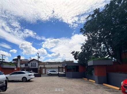 Edificio Corporativo en Venta – Ideal para Oficinas y Clínicas, Zona 9