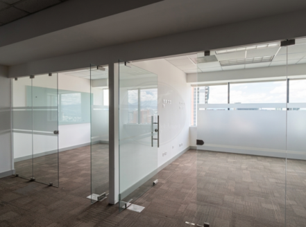 Oficina en Renta o Venta en Europlaza, Zona 14 – Torre IV con 241 m