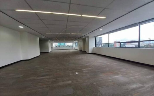 Oficina en Renta o Venta en Centro Empresarial, Zona 10