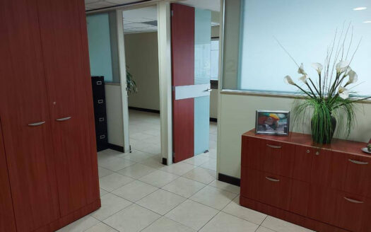 Oficina en venta y renta Torino 1, Zona 10